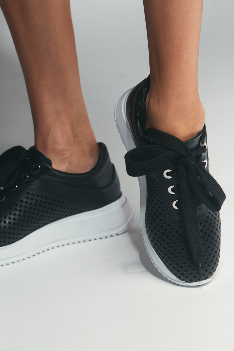 BLACK DOT MASTER | SNEAKERS
