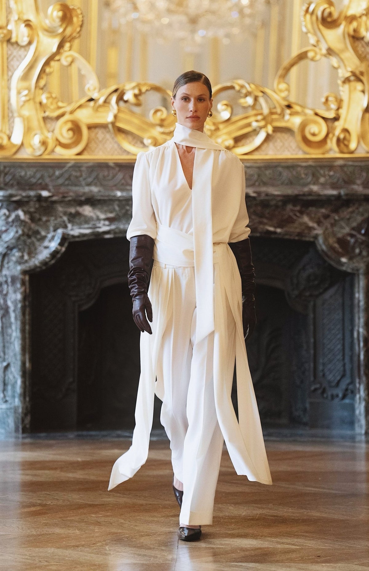 Milk blouse & trousers