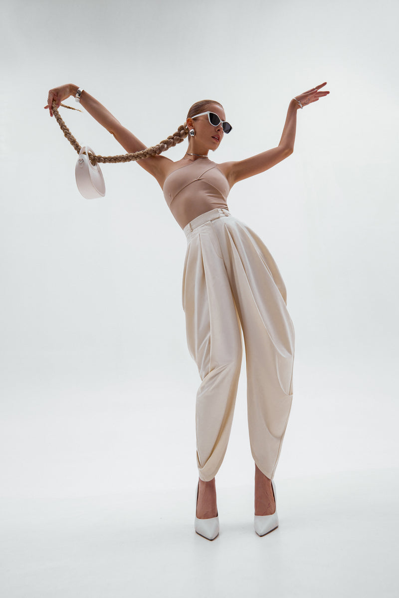 BAGGY CREAMY TROUSERS