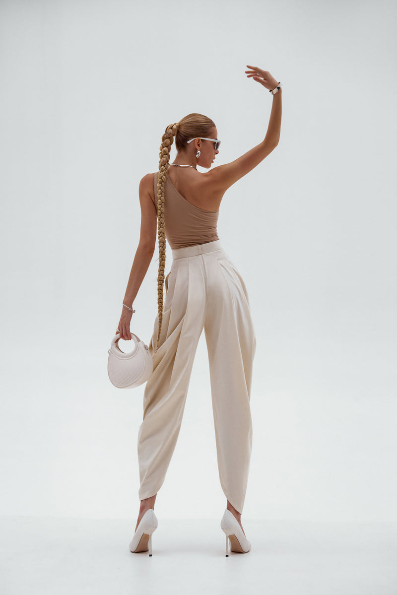 BAGGY CREAMY TROUSERS
