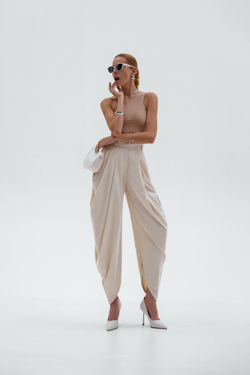 BAGGY CREAMY TROUSERS