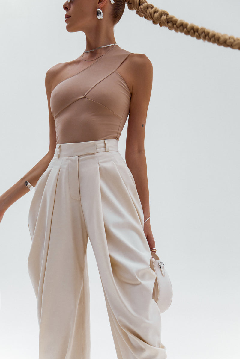 BAGGY CREAMY TROUSERS