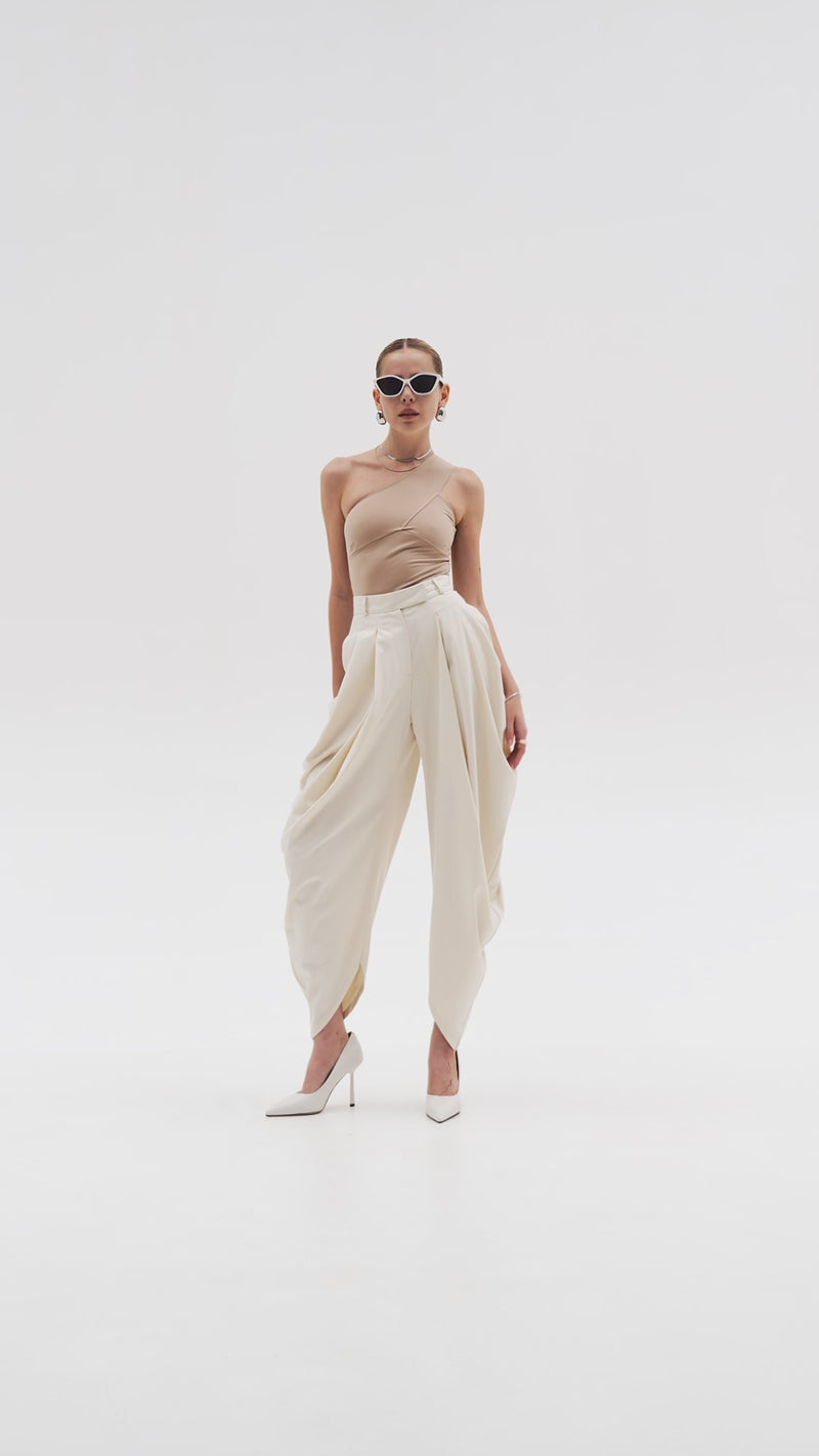 BAGGY CREAMY TROUSERS