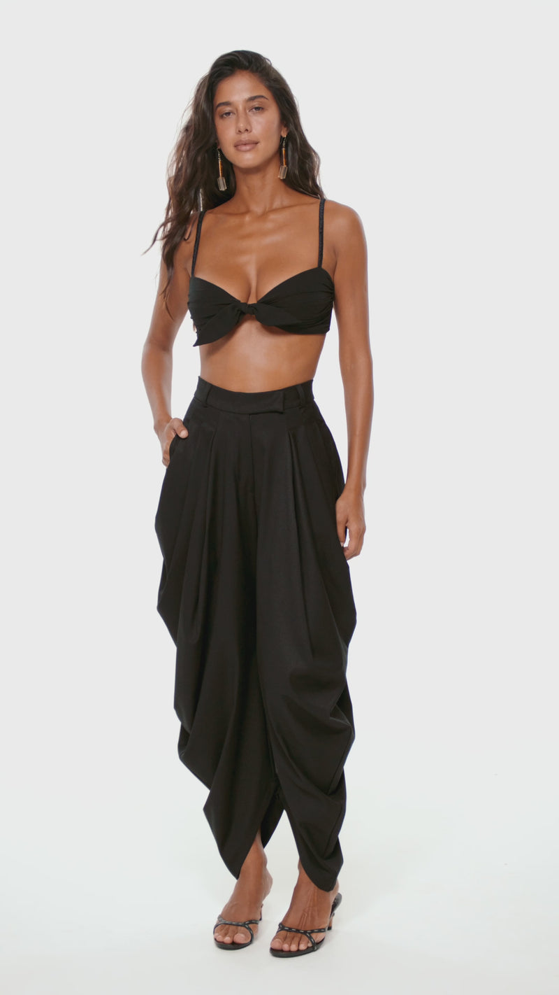 NYX NOIR SILK TOP