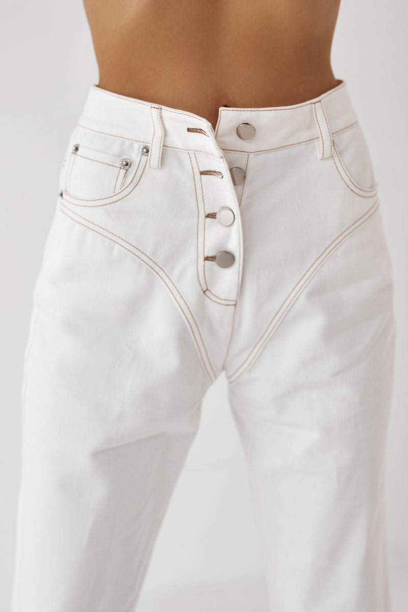 WHITE JEANS